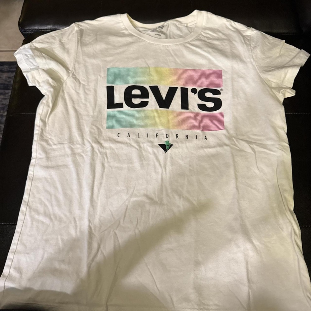 Levi's white cotton t-shirt